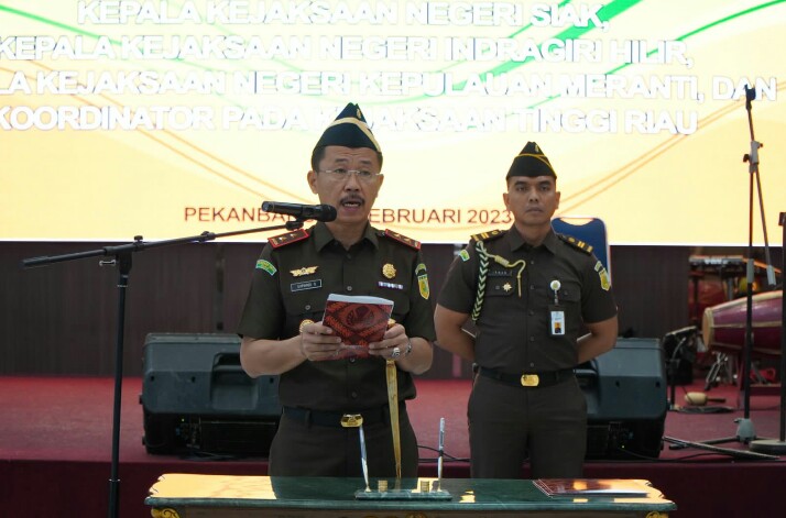 Kajati Lantik Asintel, Aspidsus, Kajari dan Koordinator Wilkum Kejati Riau