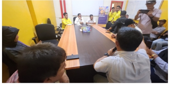 Ratusan Demonstran Gelar Aksi Di PT Perseroda Rohil