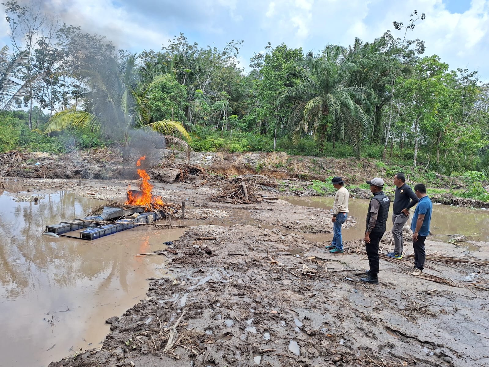 Kapolsek Benai Tertipkan Peti di Wilayah Polsek Benai Desa Tebing Tinggi Simandolak